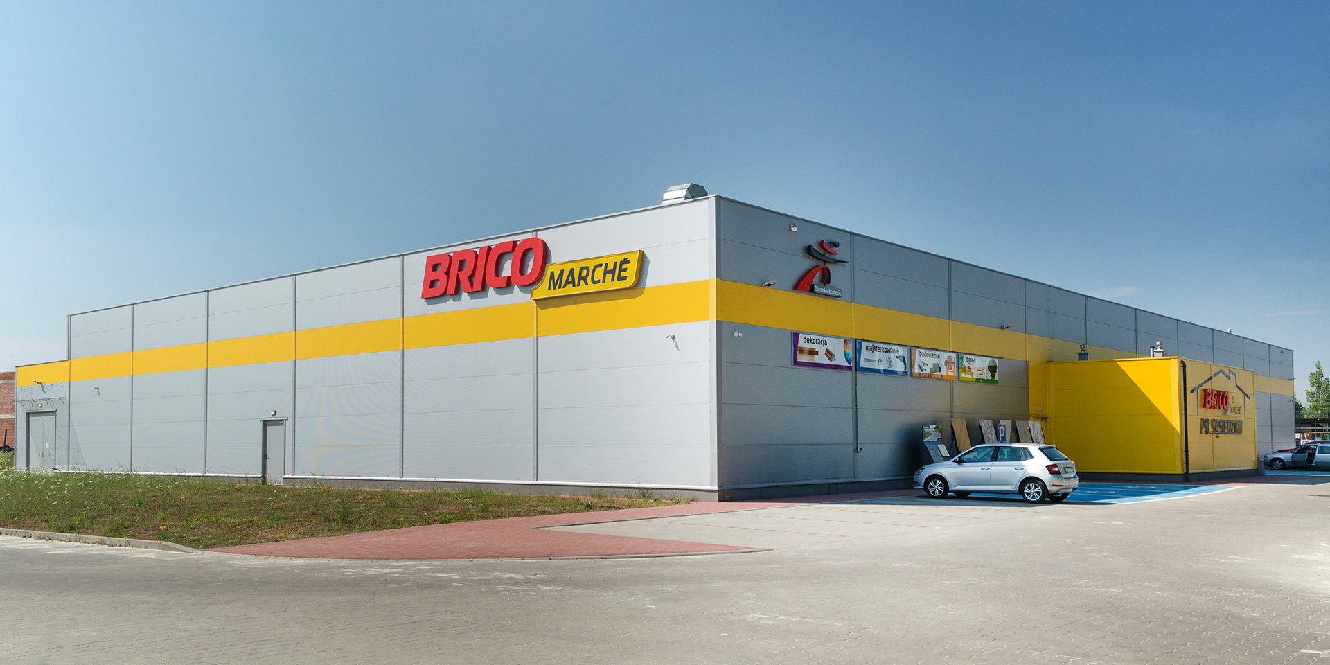 Bricomarché supermarket in Bytom with Paneltech PIR-S sandwich panels