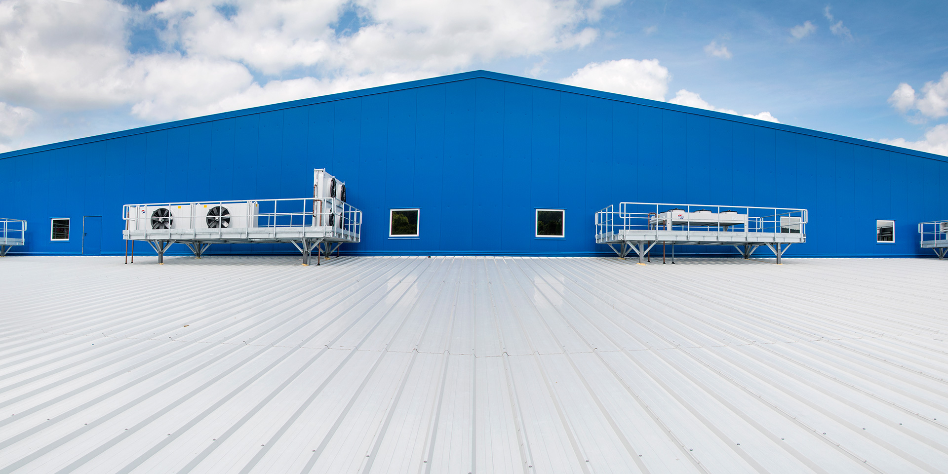 Myślenice warehouse from Paneltech PIR-D and PIR-S sandwich panels