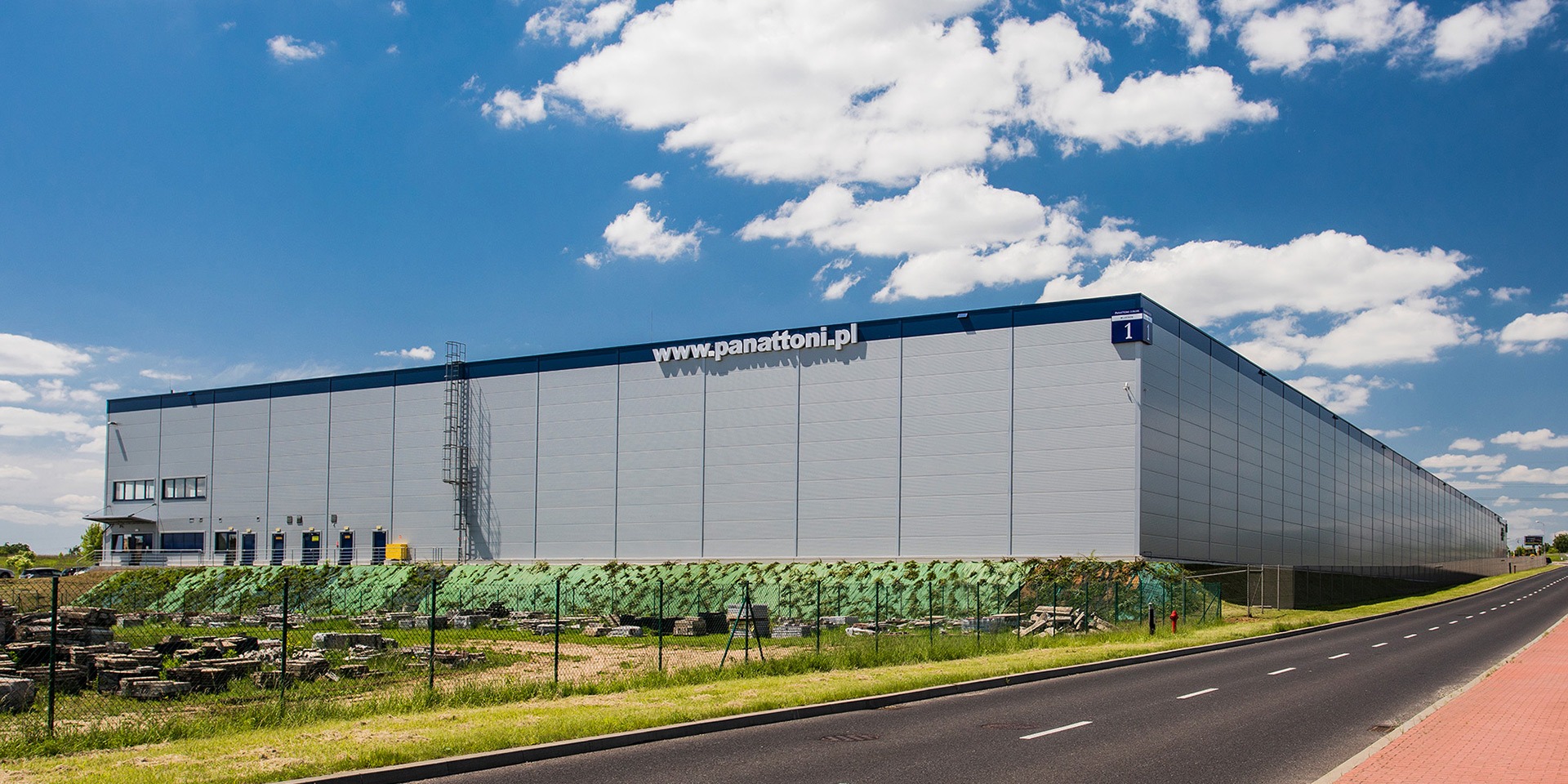 Panattoni warehouse in Czeladź made of Paneltech PIR-S sandwich panel