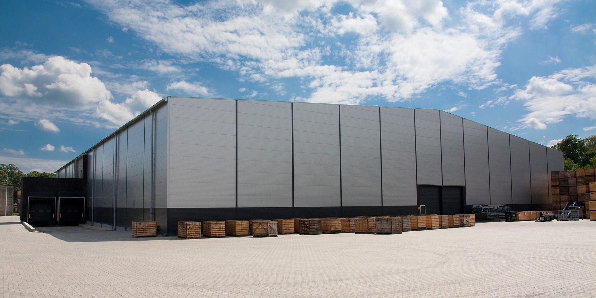 Paczyn steel warehouse with Paneltech PIR-S sandwich panel