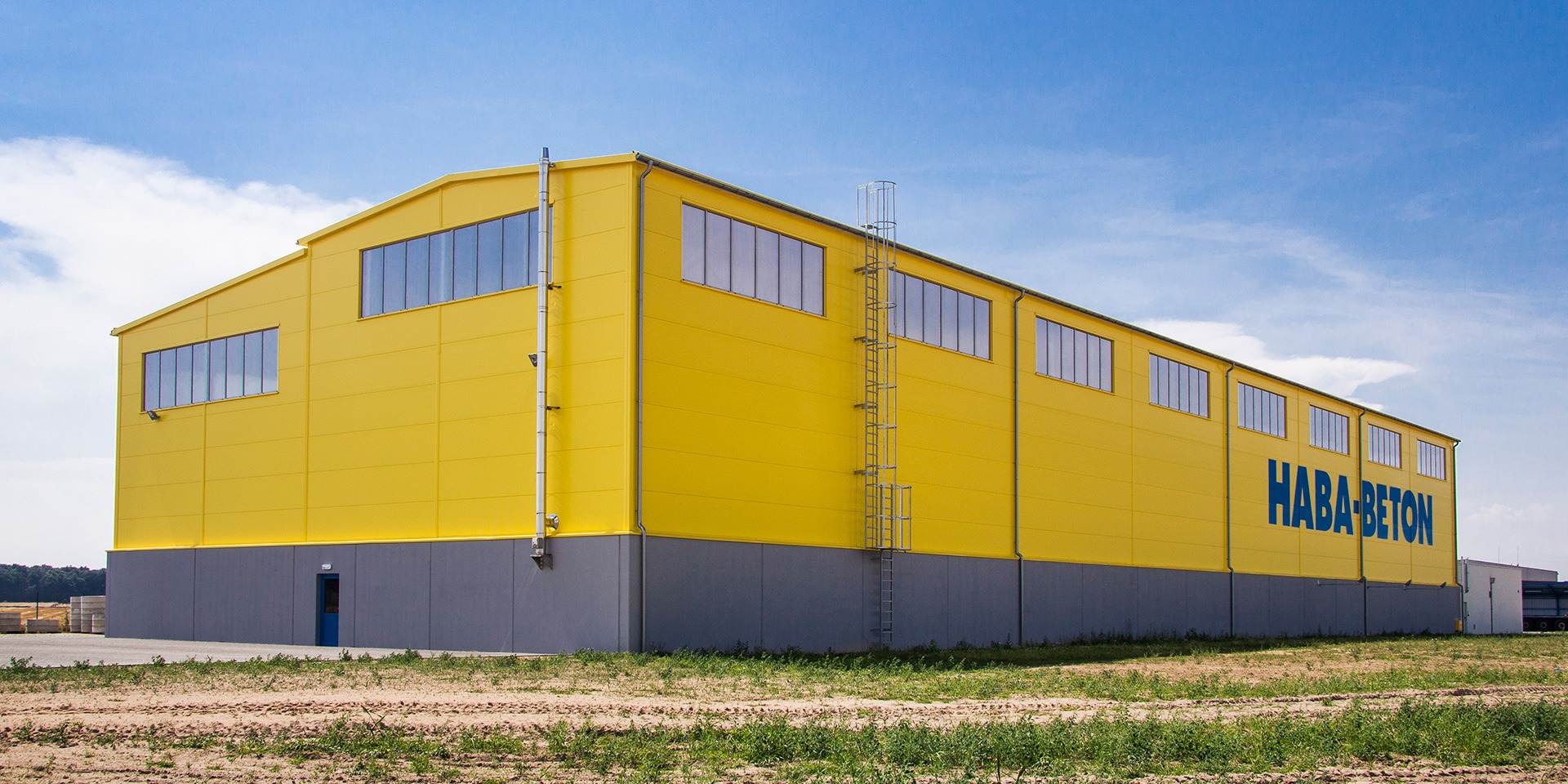 Haba Concrete Olszowa warehouse with Paneltech PIR-S sandwich panels