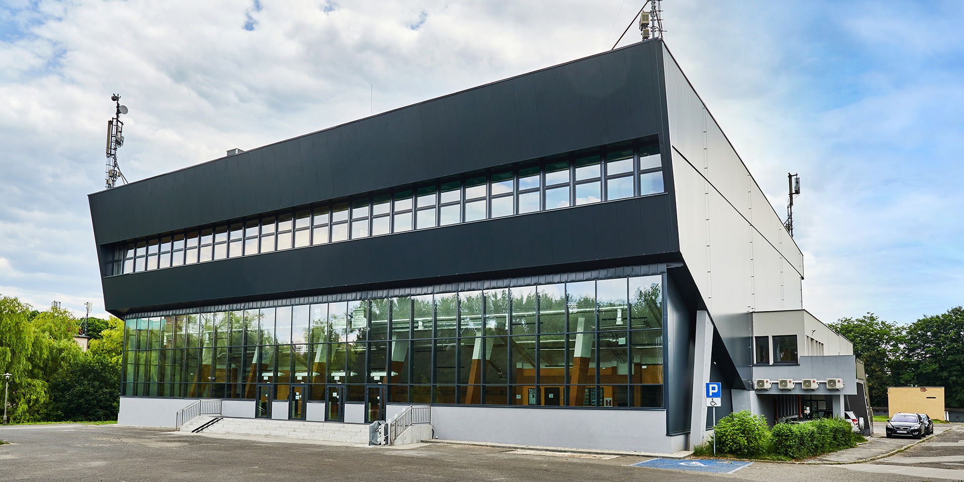 MOSIR building in Czeladź made of Paneltech PIR-SU sandwich panels