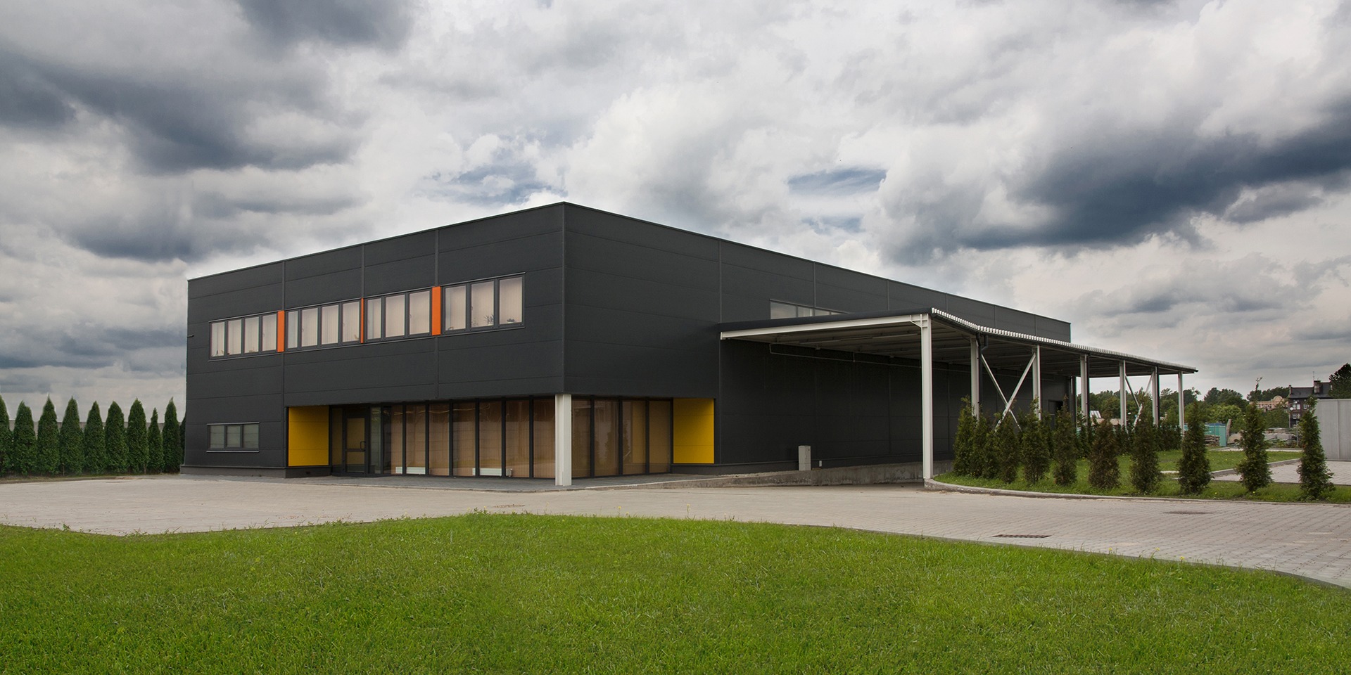 Steel warehouse in Katowice with Paneltech PIR-SU sandwich panels