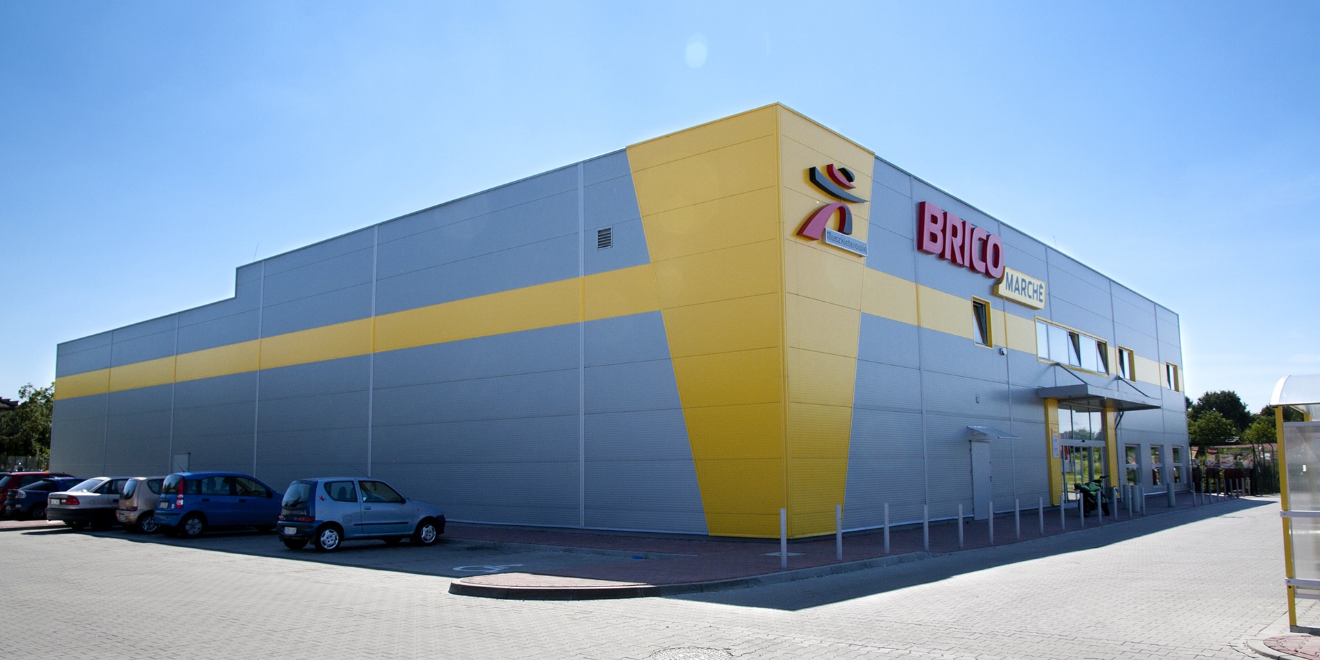 Bricomarché Brzeszcze supermarket with Paneltech PIR-SU sandwich panels