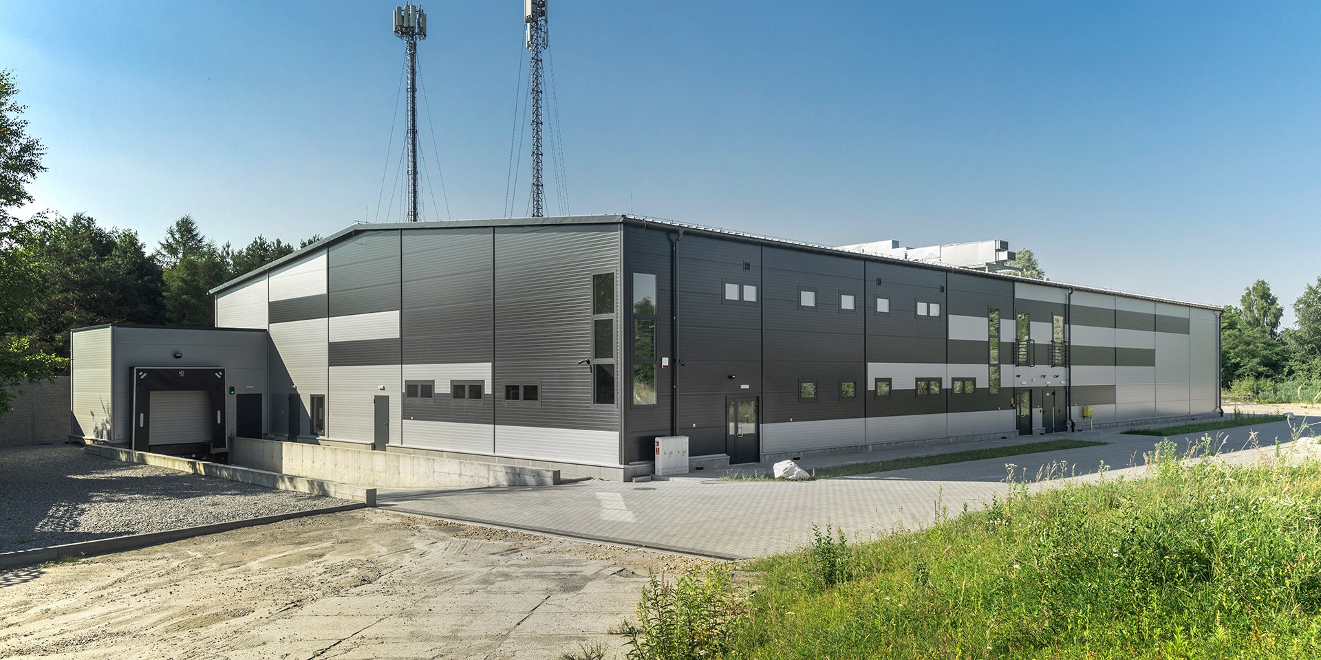 Warehouse hall Bytom made of Paneltech PIR-S and PIR-D sandwich panels