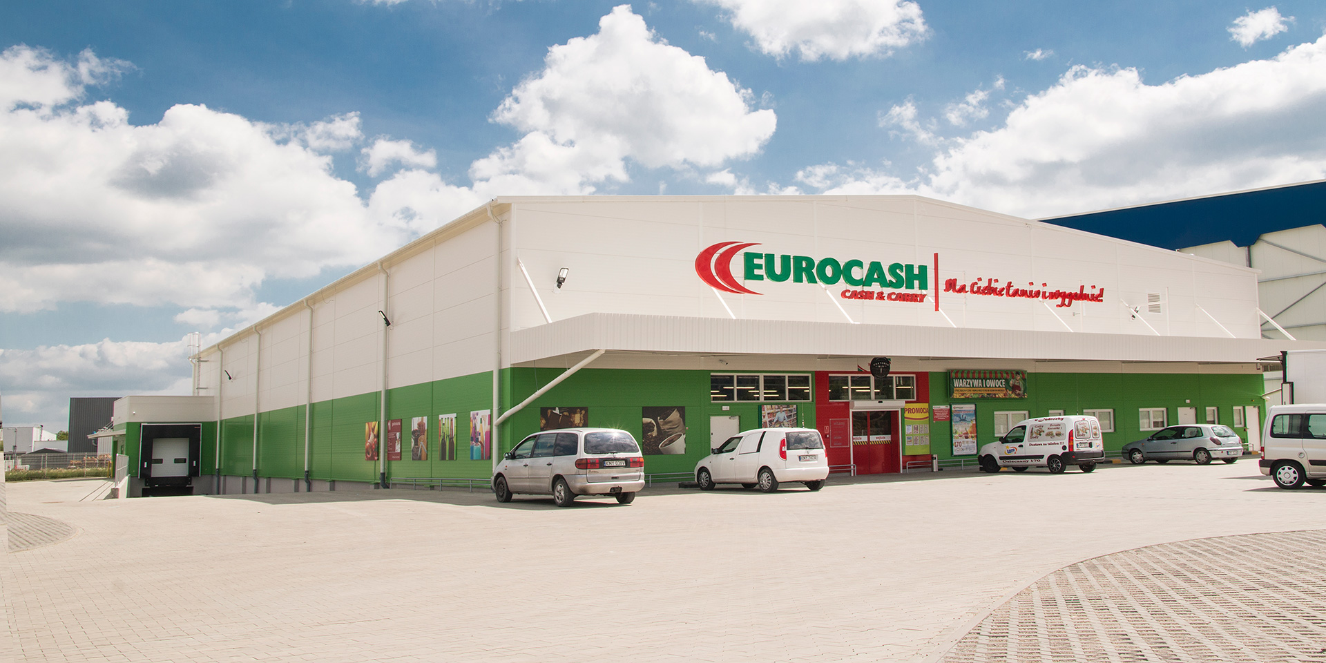 EUROCASH Myślenice trade hall made from Paneltech PIR-S sandwich panels